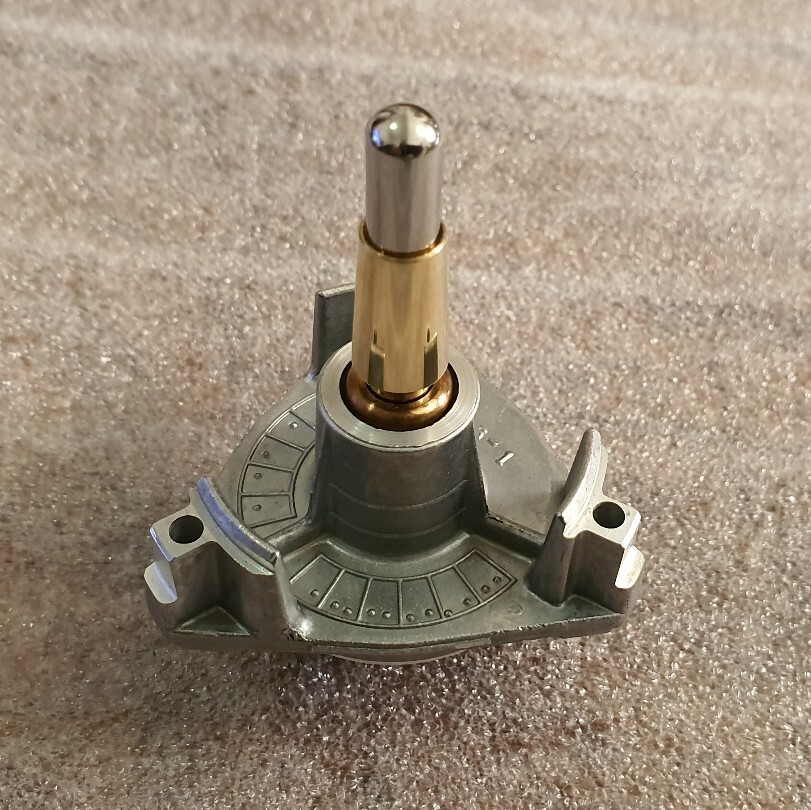 Technics sl1200, sl1210 Spindle. Late version