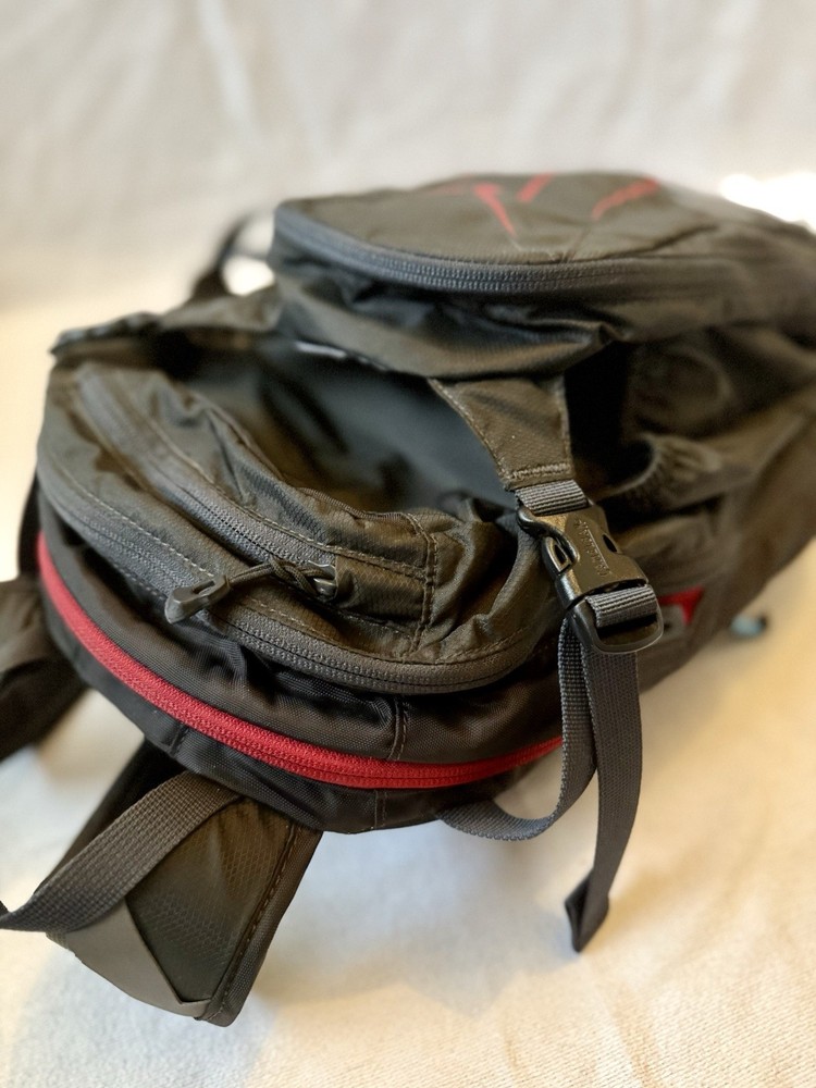 Camelbak M.U.L.E. Hydration Backpack Black/Red With Water Bladder 70oz.