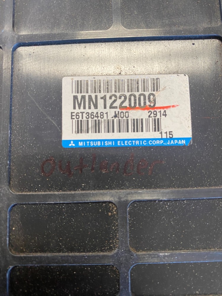 2003 Mitsubishi Outlander 2.4L A/T Engine ECM Electronic Control Module MN122009