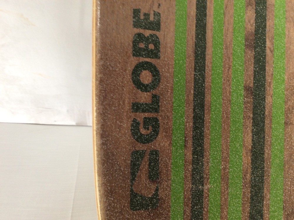 Globe longboard Slant trucks, Globe wheels, Globe grip tape, complete.