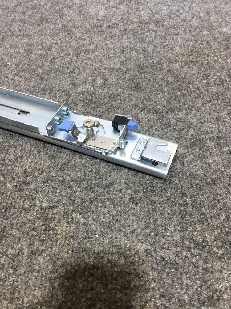 Dell PowerEdge 1950 1U Front Server Rapid Rail 0YY735 ONLY