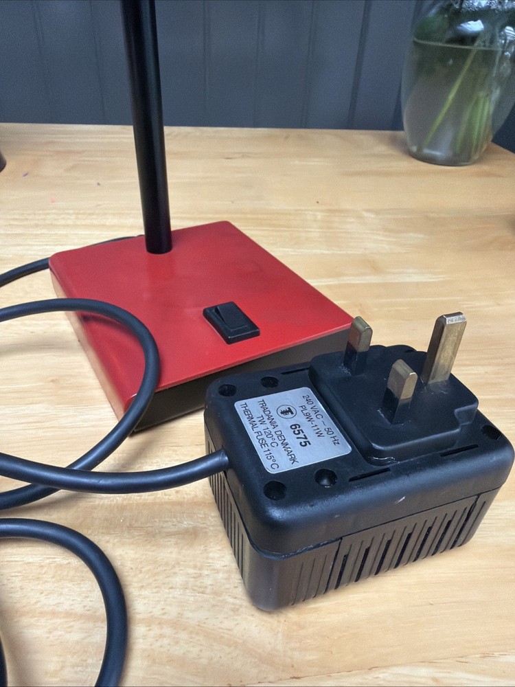 Anglepoise Model 99 lamp in red