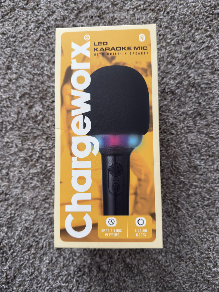 ChargeWorx Wireless Microphone with Speaker
