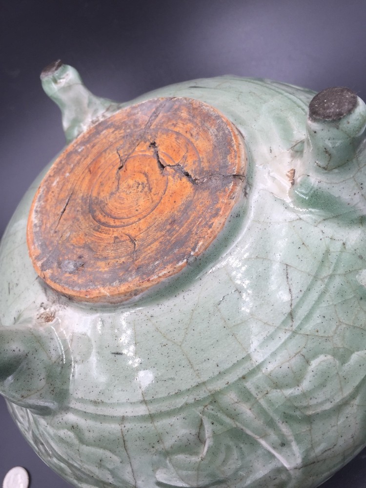 A Chinese Ming Dynasty Celadon Tripod Censer 明代龙泉香炉