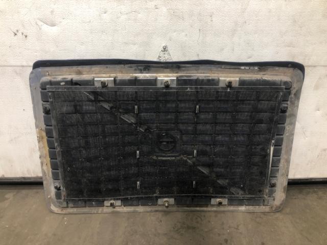 2003-2017 Volvo VNL Grille - Used