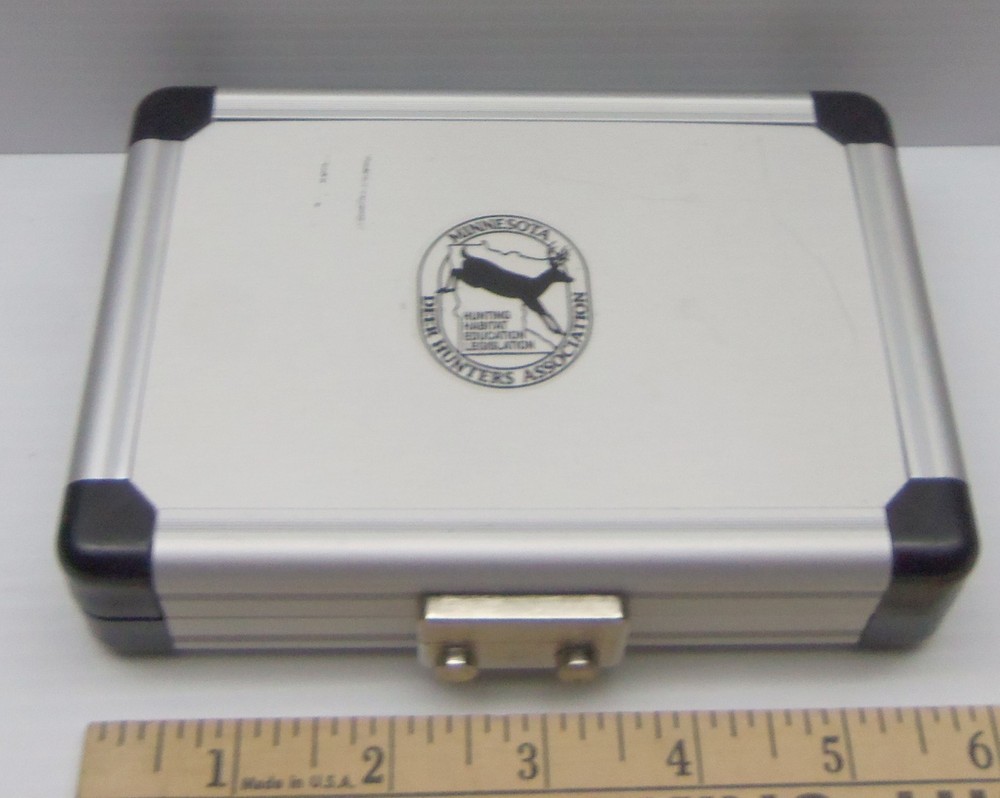 MN Deer Hunters Assn. Multi-Tool - Flashlight & Lock Blade