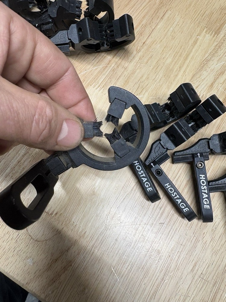 Octane Hostage Containment Arrow Rest Right Or Left Handed