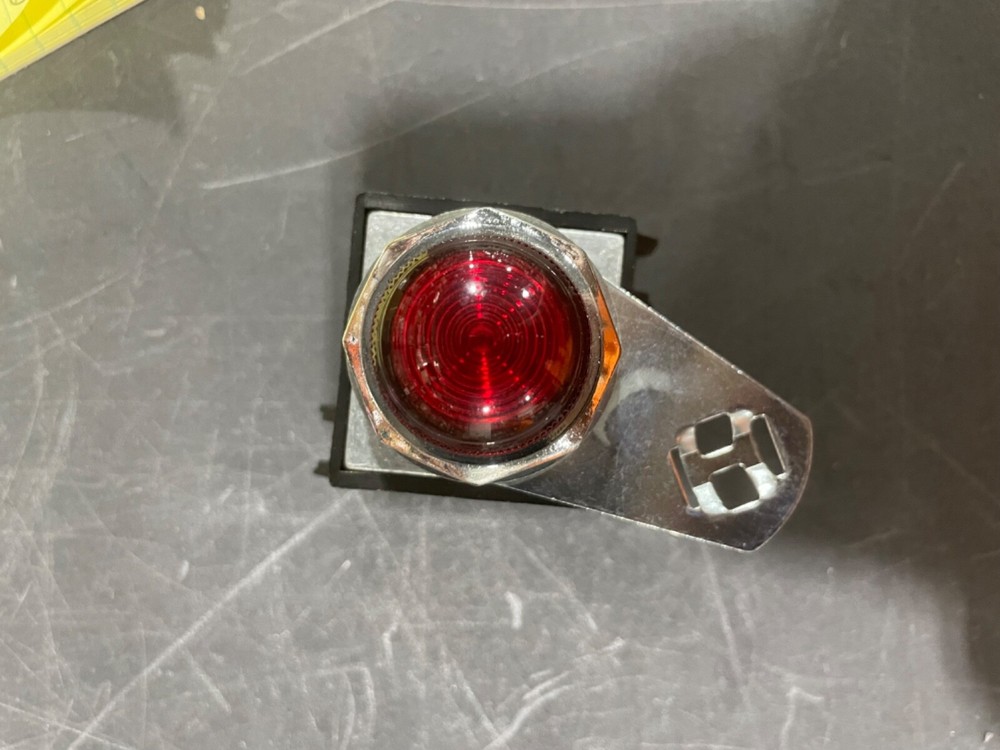 GE General Electric CR104PXG40 Red Indicator USED
