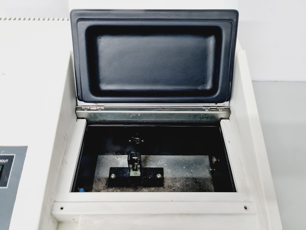 CECIL CE 1010 Spectrometer Lab