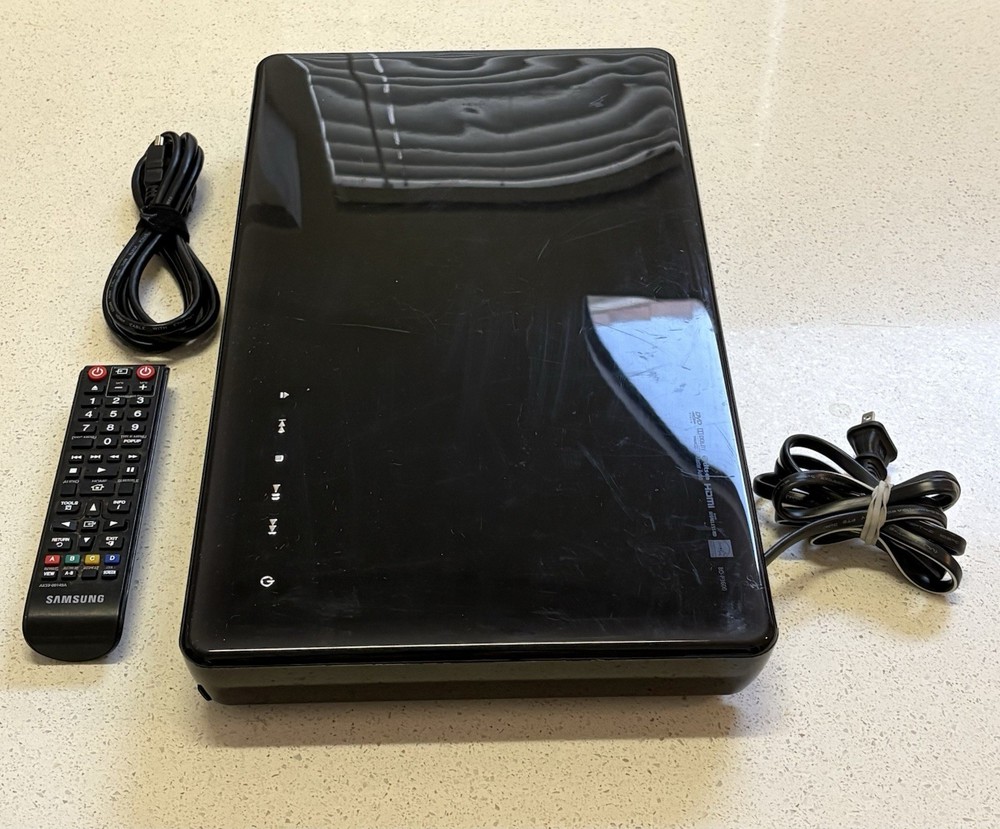 Samsung BD-P3600 Blu-Ray Disk Player With Remote Control + HDMI Cable