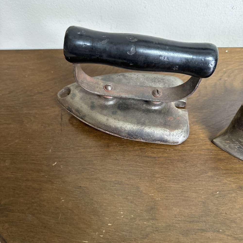 ANTIQUE RARE GAS SAD IRON