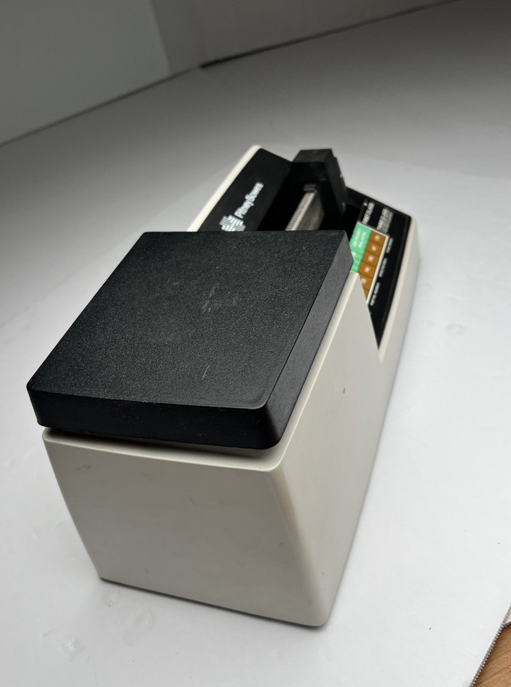 Vintage Pitney Bowes Model #4916 First & Third Class Postage Scale Made Canada