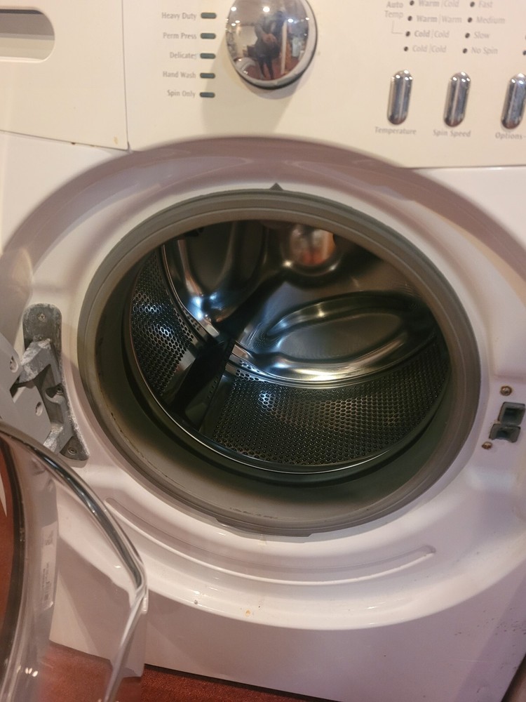WASHER. DRYER AND RANGE