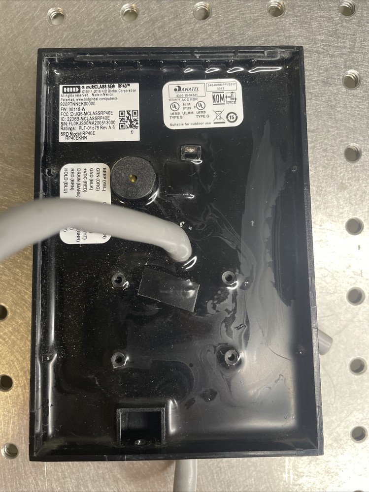 HID 920PTNNEK00000 multiCLASS RP40 Wall Switch Reader - Black (Missing Screw)