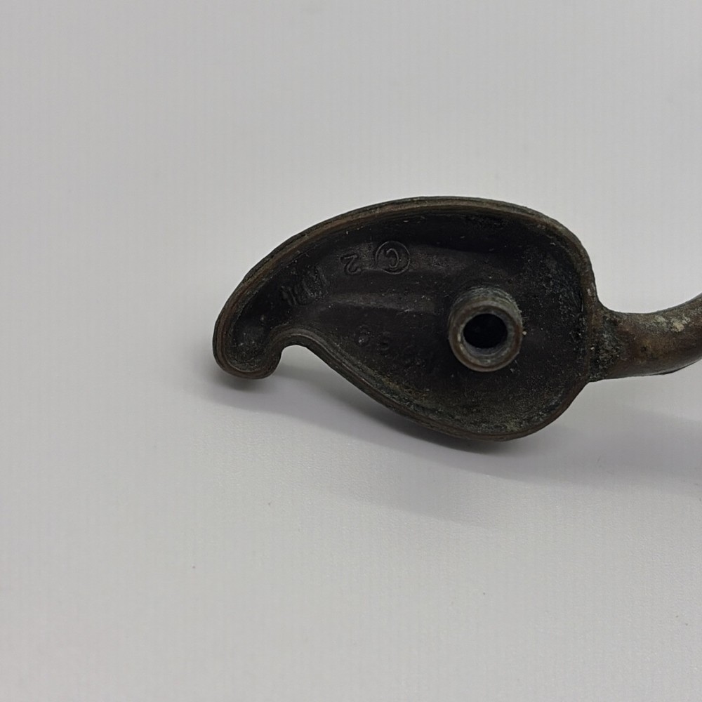 Vtg Brass Single Drawer Pull Leaf Design (11)