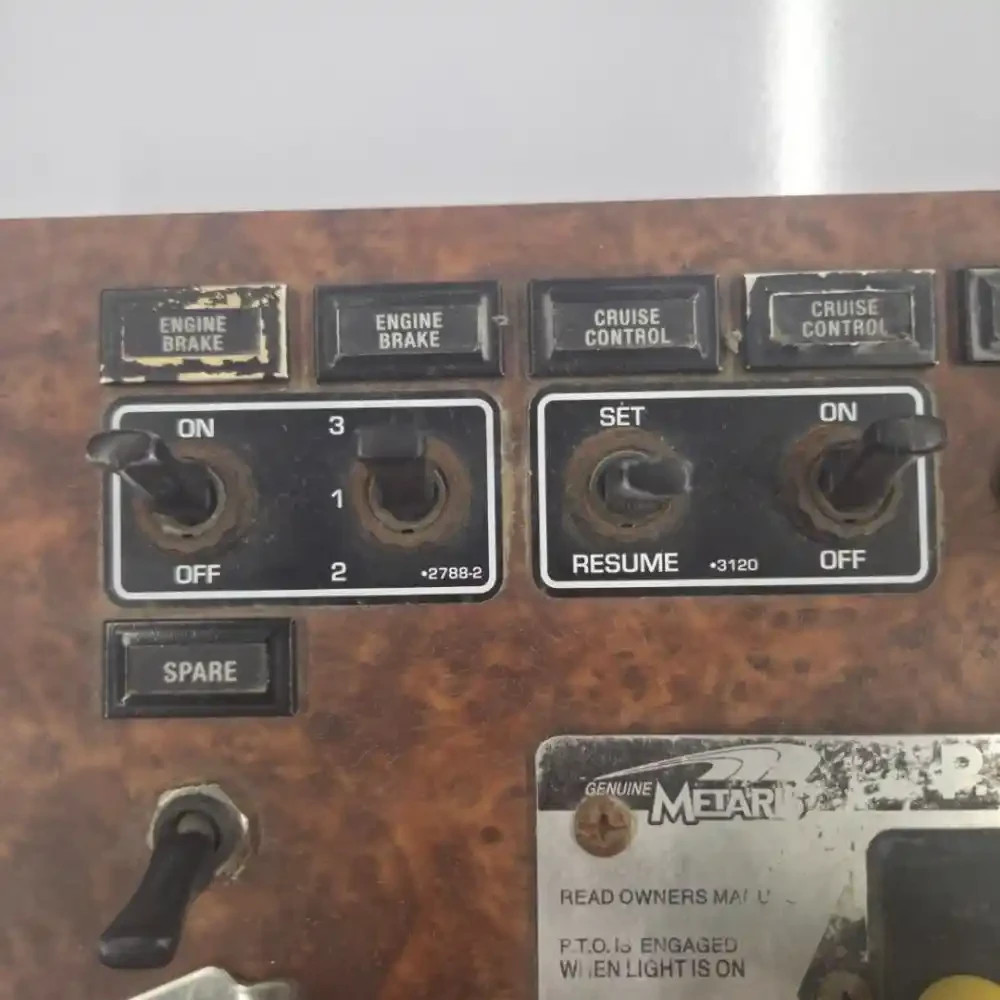 2005 Kenworth T800 Dash Panel