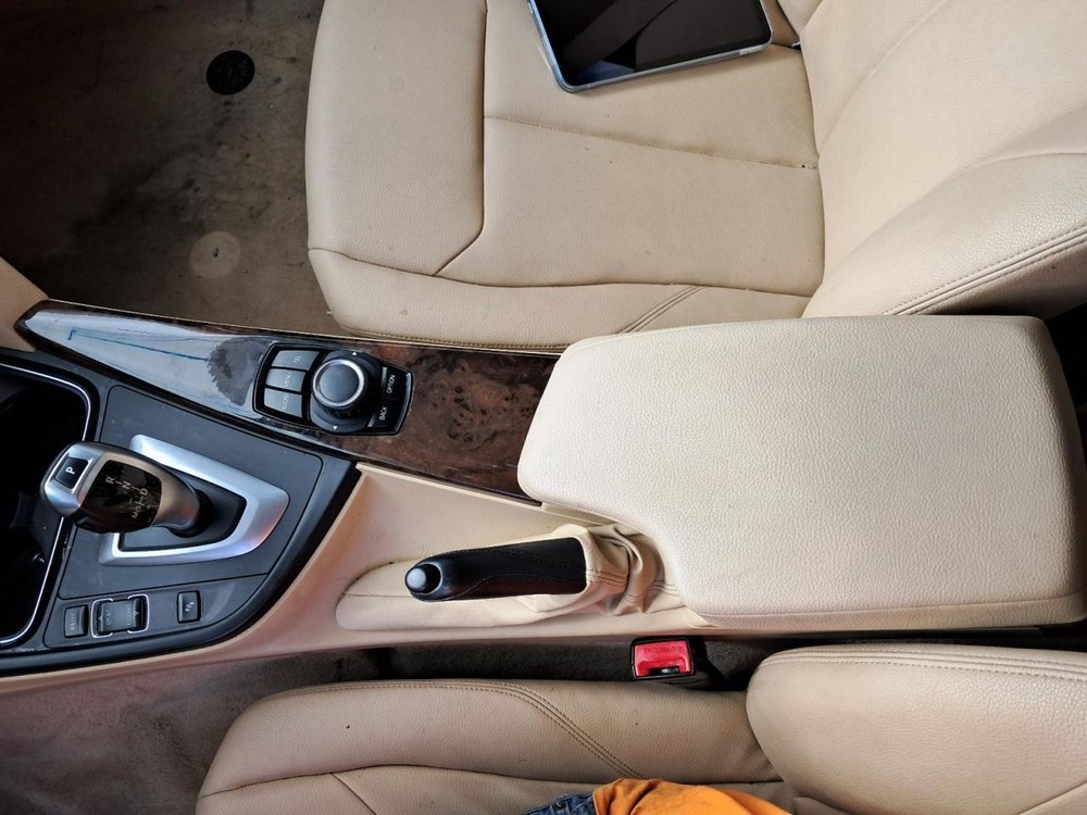 320I 2014 Glove Box 4816732