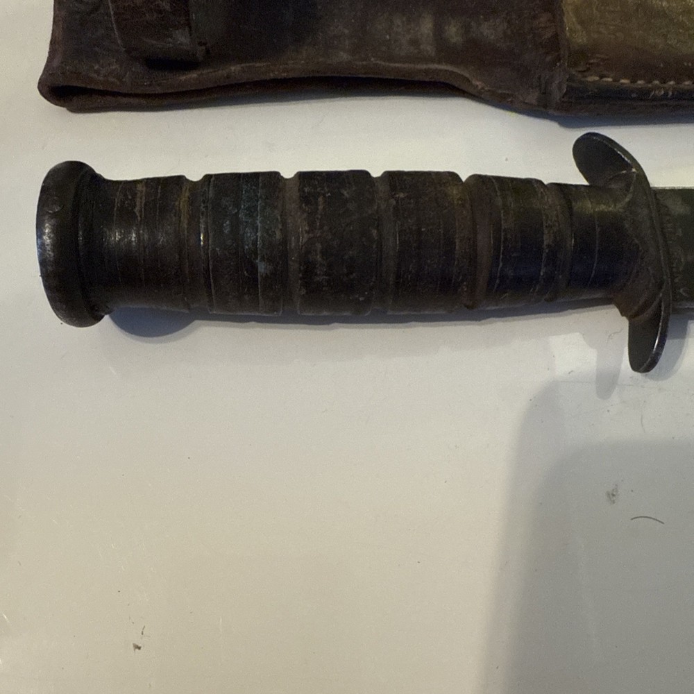 WWII CAMILLUS USMC MARKED FIXED BLADE FIGHTING KNIFE W/ Sheath