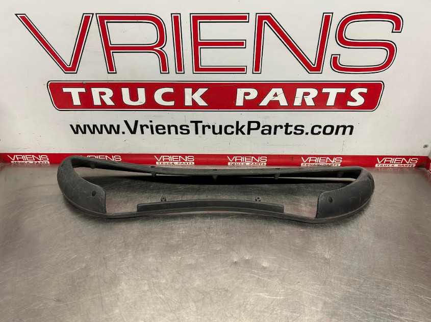 KENWORTH A18-1000 BEZEL-STEP FORWARD