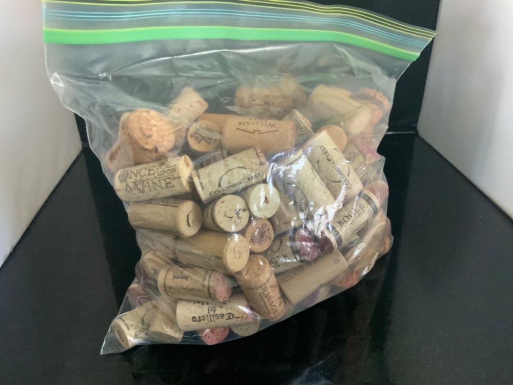 1 Gallon bag of wine corks