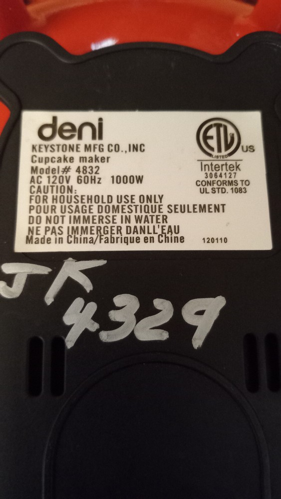 Deni Model #4832 Mini Cupcake Maker - Used