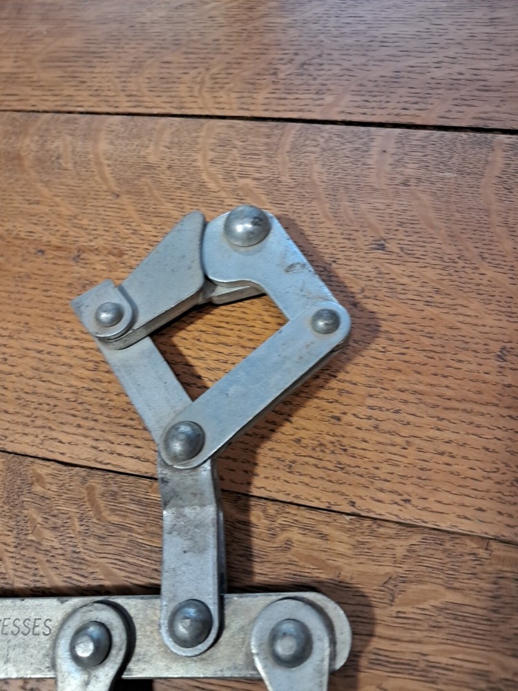 Donald Presses Nz WIRE GRIP” Os140