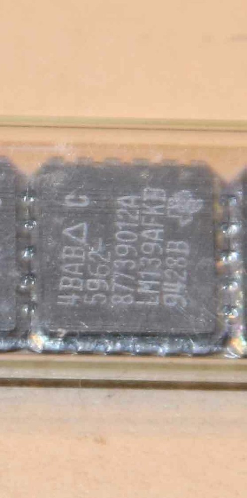 Texas Instruments-LM139AFKB- Comparator LCCC ceramic package