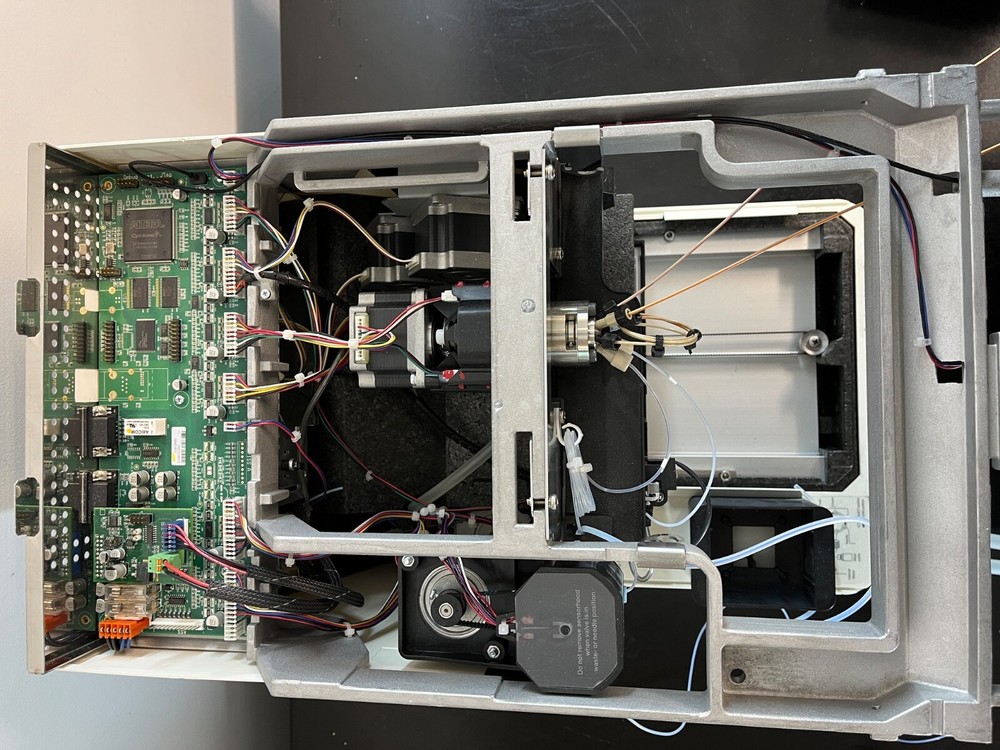 EiCom AS-700 Insight Autosampler, model 840