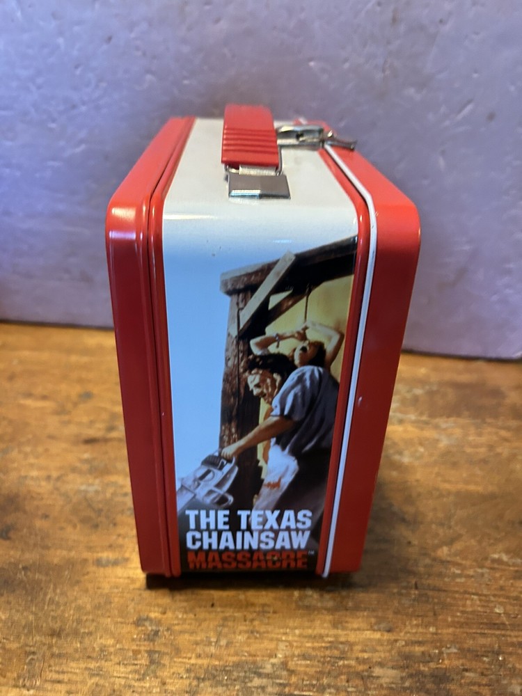 NECA ‘THE TEXAS CHAINSAW MASSACRE LUNCHBOX’ w/ THERMOS!