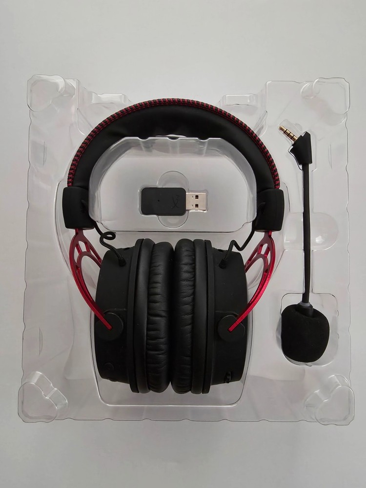 HyperX Bundle (Cloud Alpha Wireless, Alloy Origins PBT, Pulsefire Haste and Mat)