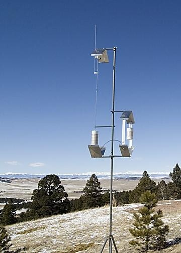 160-80eter isotron antenna Equivalent to a half wave Dipole.