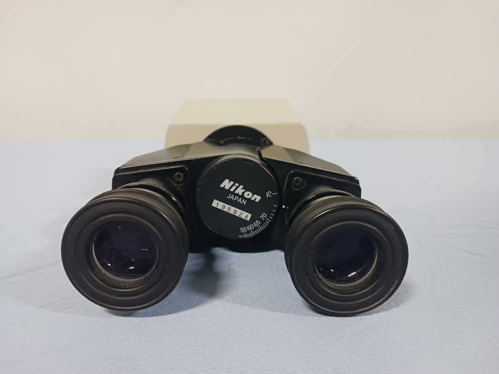 Nikon Microscope Head 195924 w/ Eye Pieces