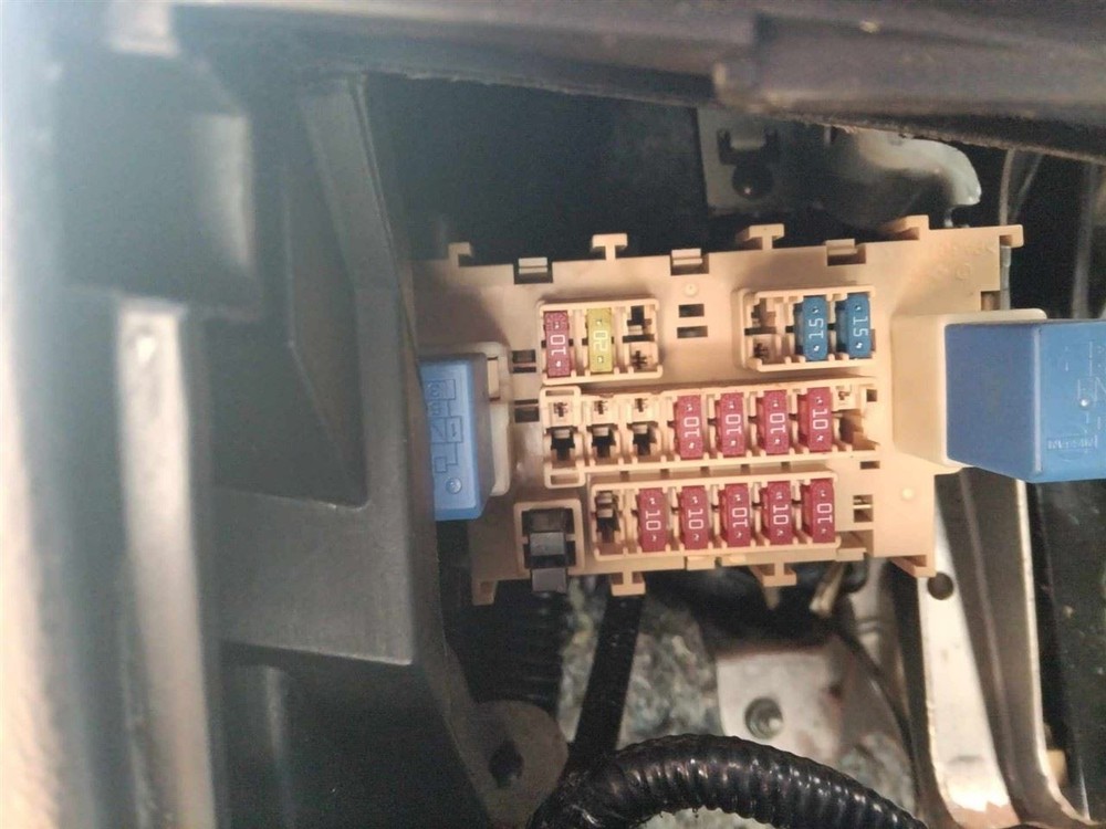 ROGUE     2010 Fuse Box Cabin 6769