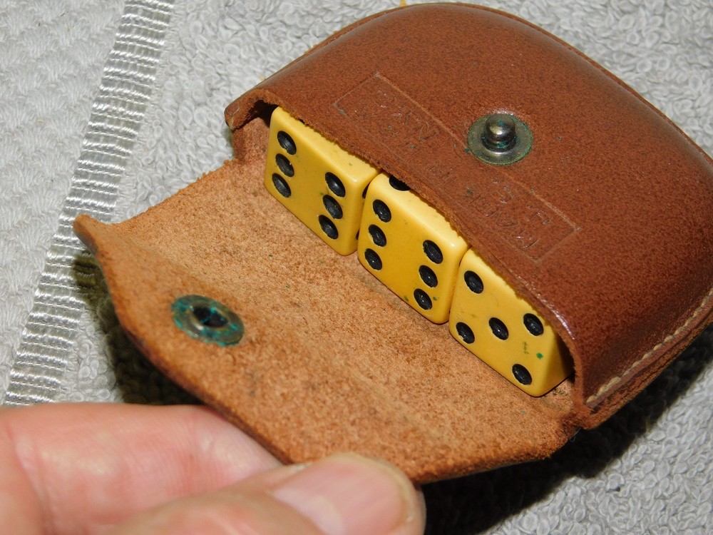 5/8" Bakelite Spot Dice Set Good Condition