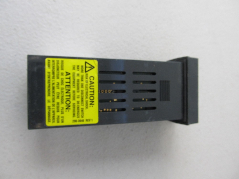 Omega Engineering Process/Temperature Controller CN79033 CN79033-LV