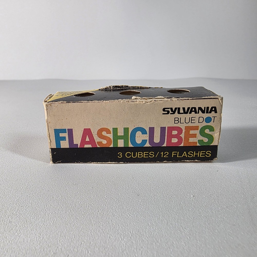 SYLVANIA FLASH CUBES Blue Dot Type 3 Pcs 12 Flashes - Open Box