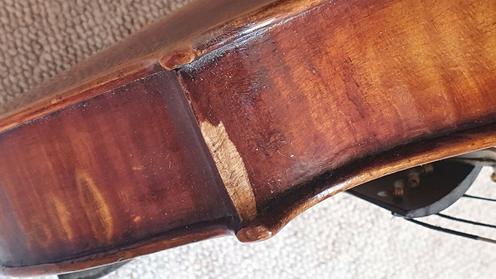 Beautiful old Viola, beautiful flamed