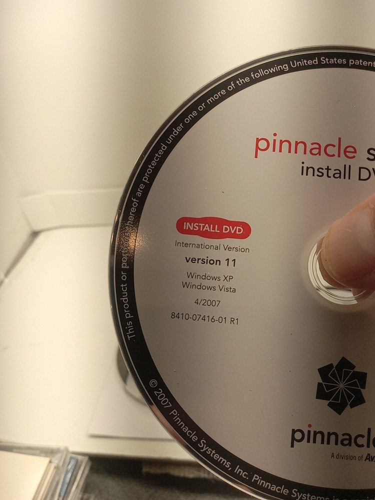 Pinnacle Studio Version 11 - Windows XP/Vista (DVD Rom, 3 Disc, 2007)