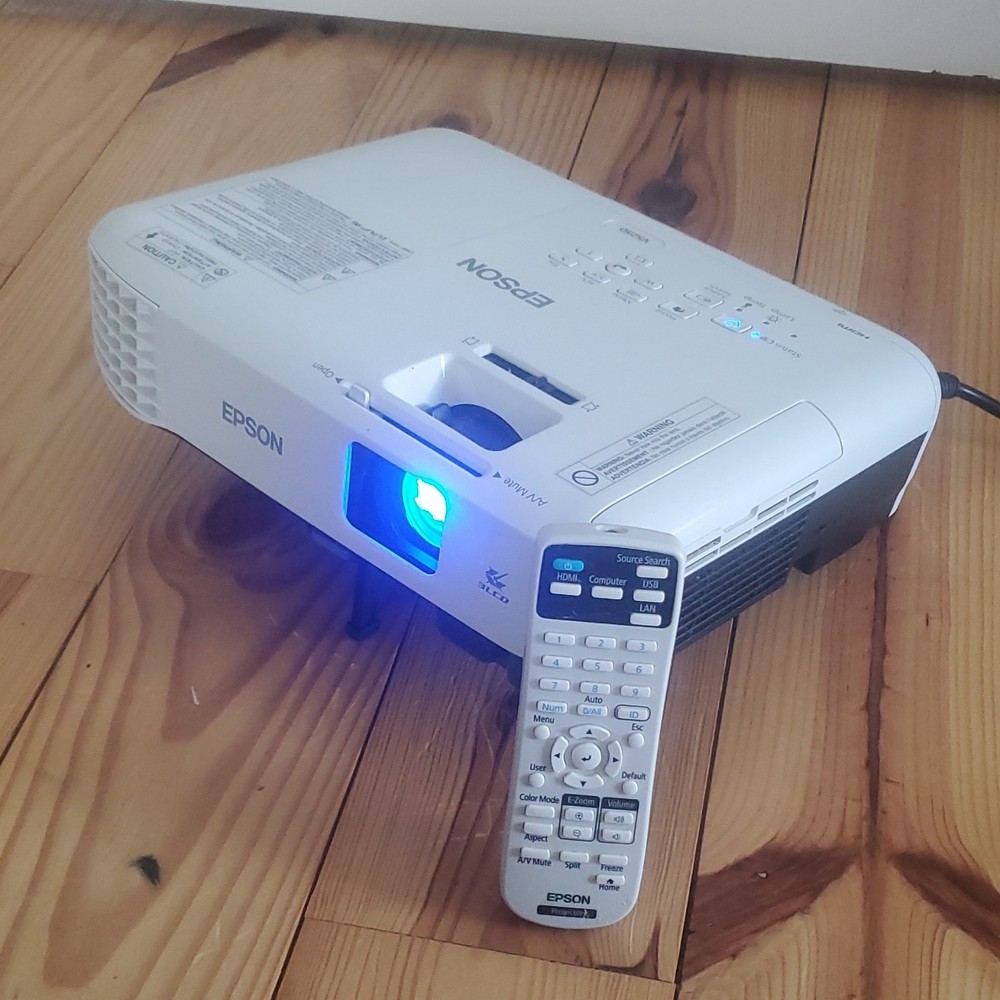 Epson VS250 3LCD Projector, Remote Control, USB VGA, White