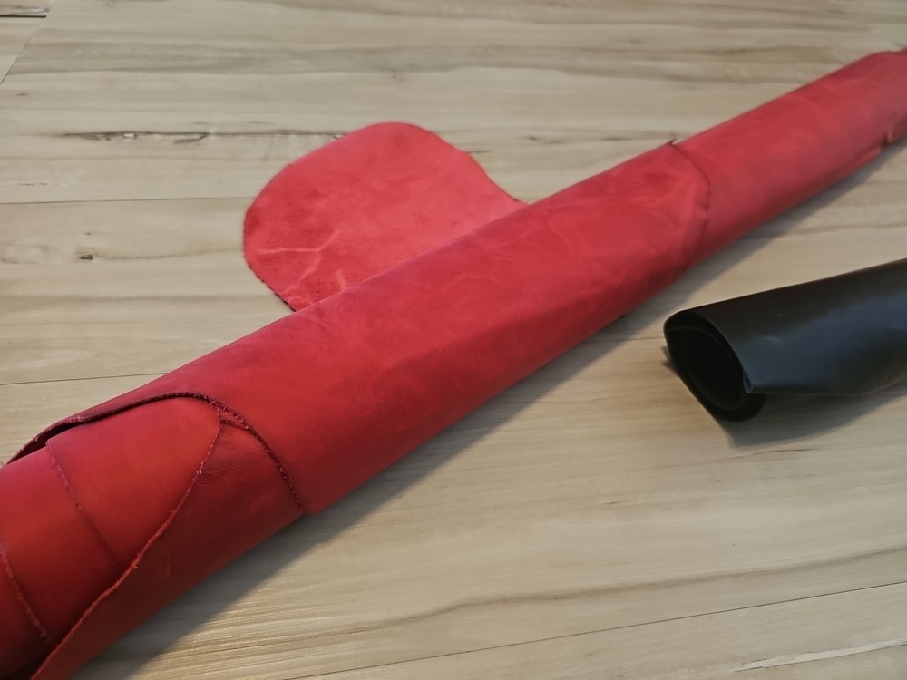 3-4oz MATTE DEVIL'S RED SEMI SMOOTH PULL- UP LEATHER HIDE PANEL,SHEET,12x12 19+s