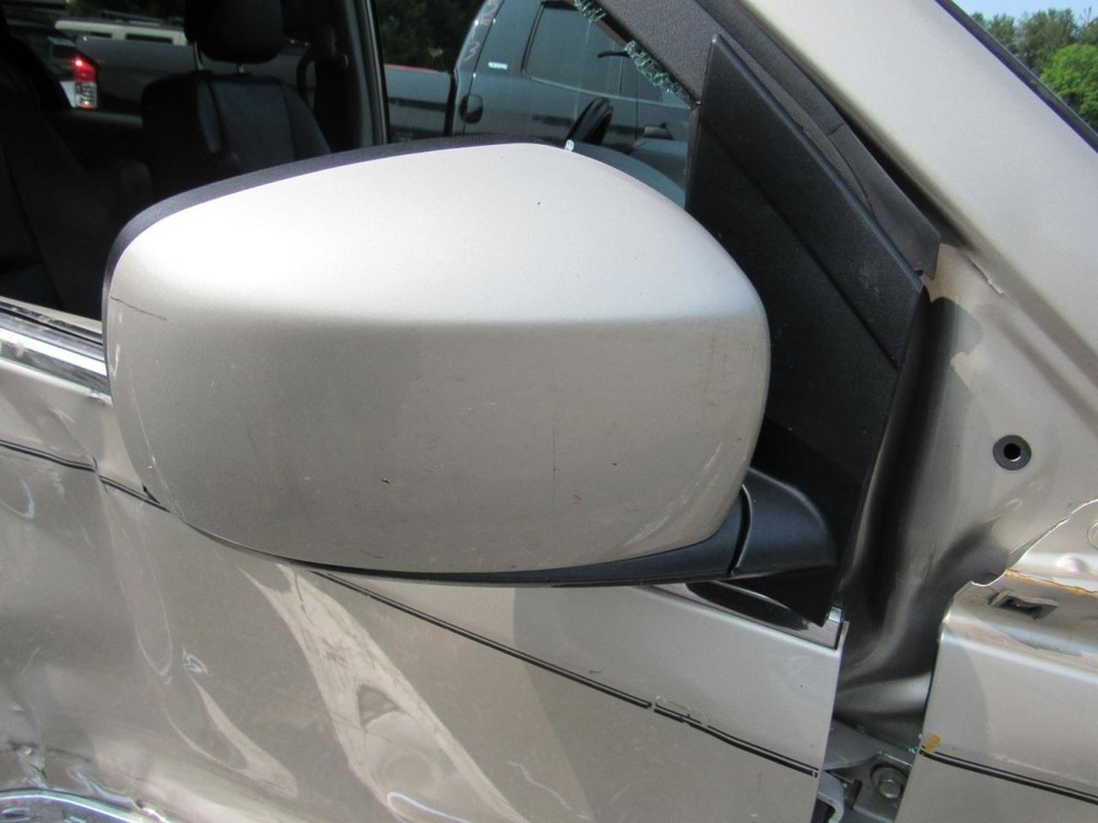 TOWN COUN 2015 Glove Box 1051346