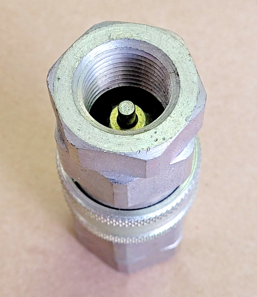 SNAP-TITE VHC-8 QUICK COUPLER, 1 PC.