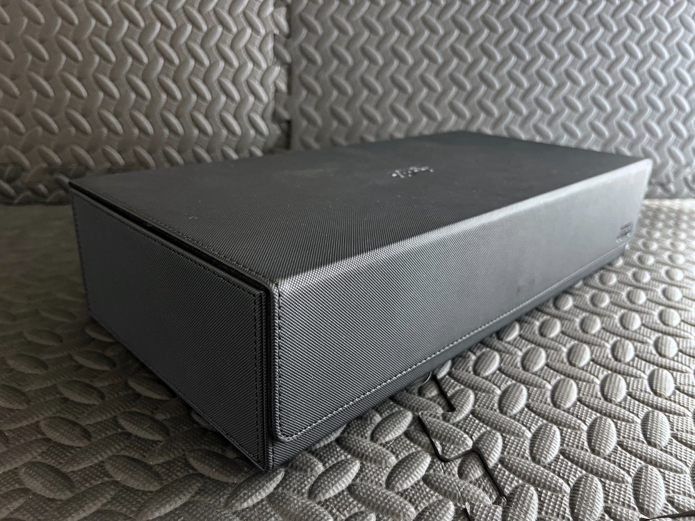 Ultimate Guard Black Superhive 550+ Deck Case