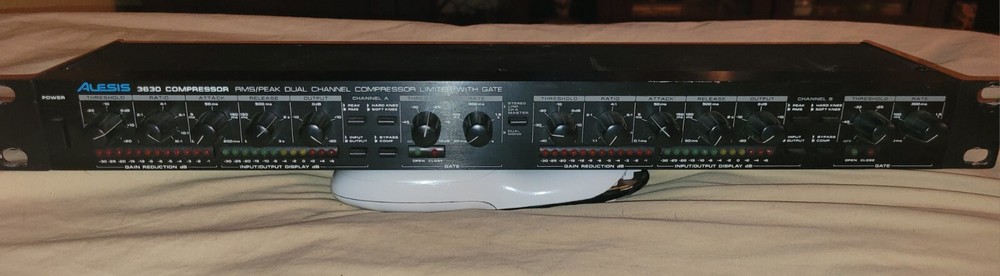 Alesis 3630 RMS/Peak Dual Channel Dynamics Compressor Limiter *NOT TESTED*
