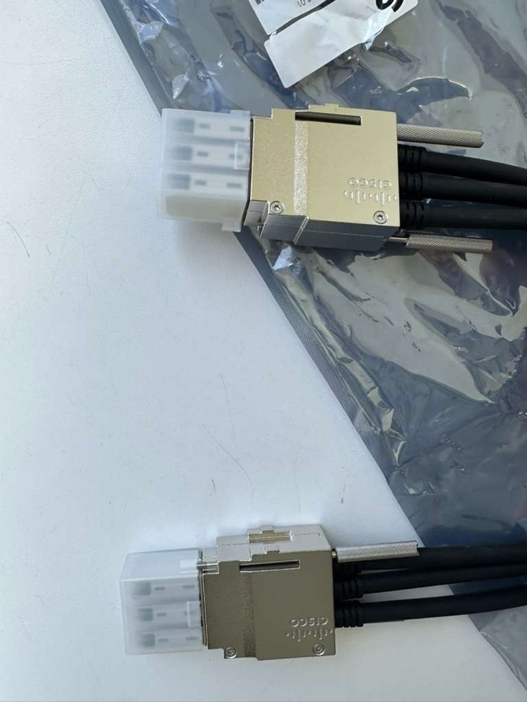 Cisco Stacking Cable STACK-T1-50CM V01