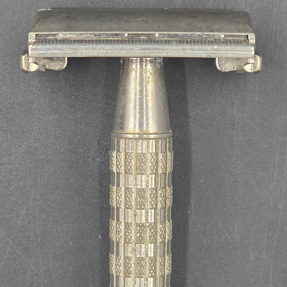 Vintage 1956 Gillette Super Speed Red Tip DE TTO Razor Date Code B2