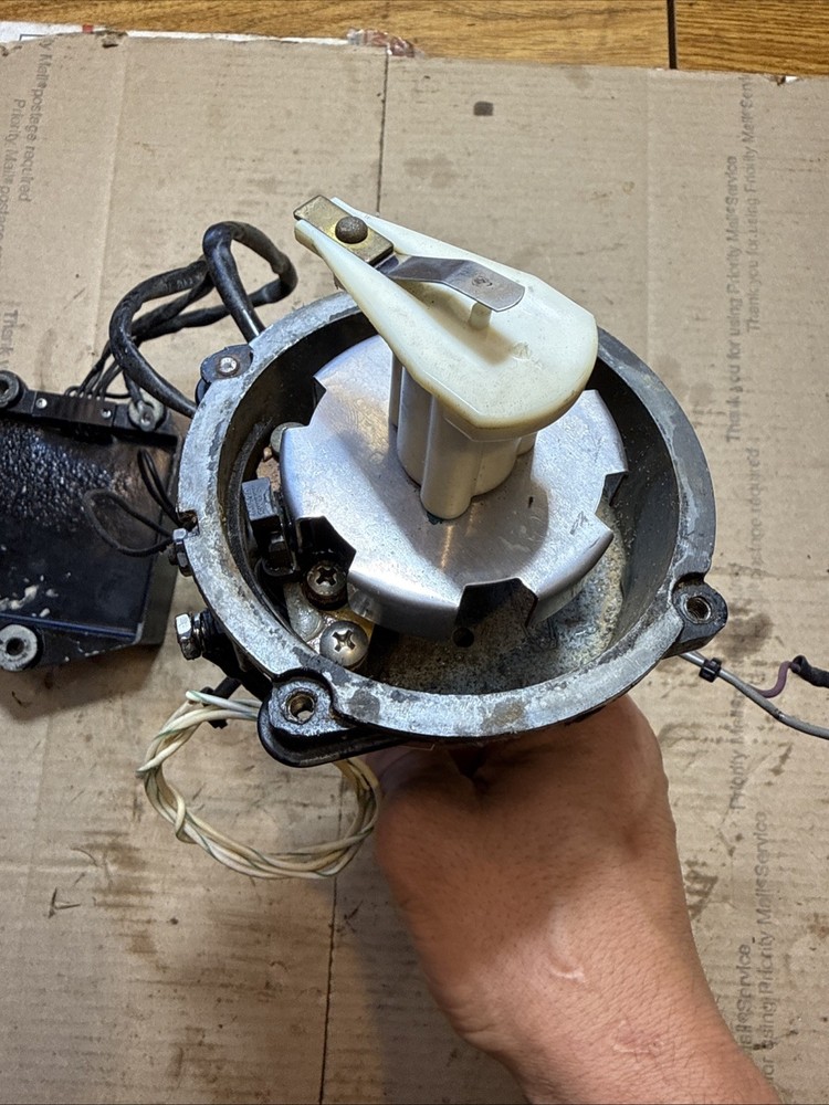 Mercruiser V6 4.3 distributor with ignition module V6-14