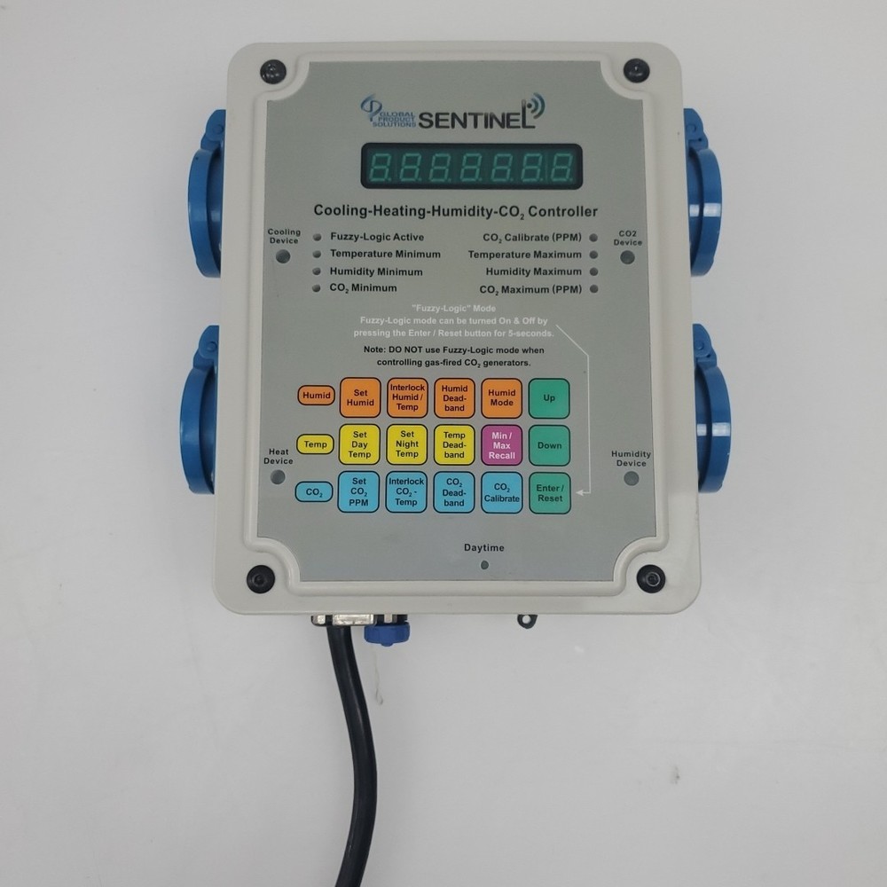 Sentinel CHHC-4PNSR-A Cooling-Heating-Humidity-CO2 Controller - Powers ON