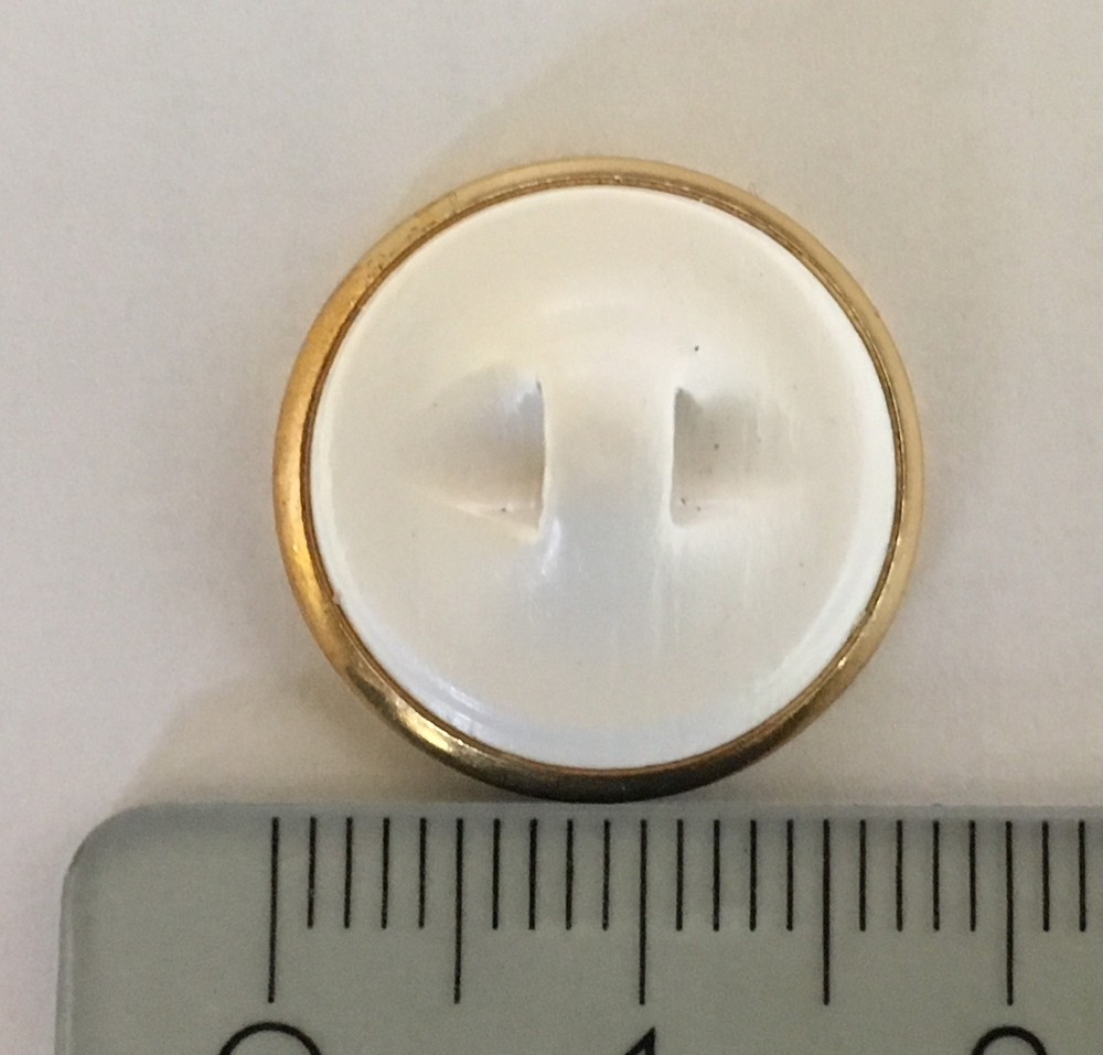 1 Button 18 MM Metal Plastic Gold Coloured Grooved
