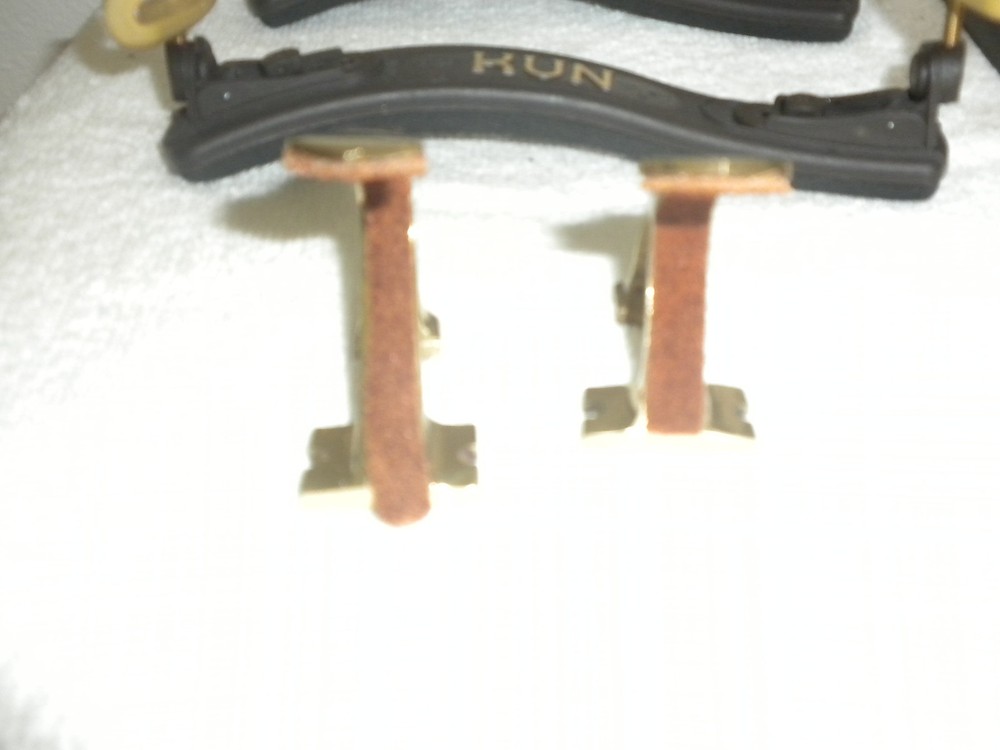 MUSICAL INSTRUMENT STANDS- 2 KUN, 3 STRING SWING, & 2 BRASS PIECES
